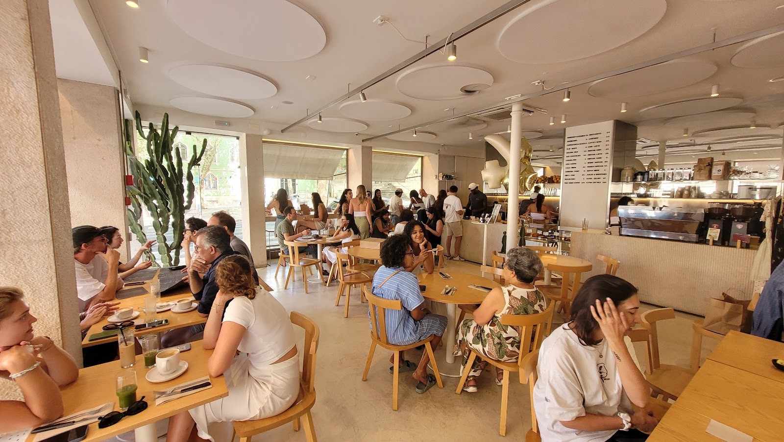 AMUN CAFÉ: the place
