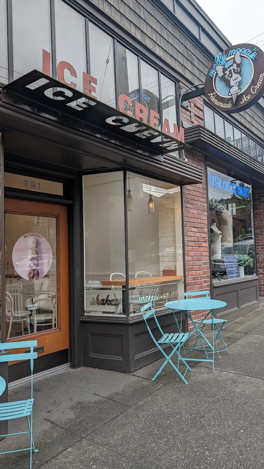 Molly Moon's Homemade Ice Cream Queen Anne: the place