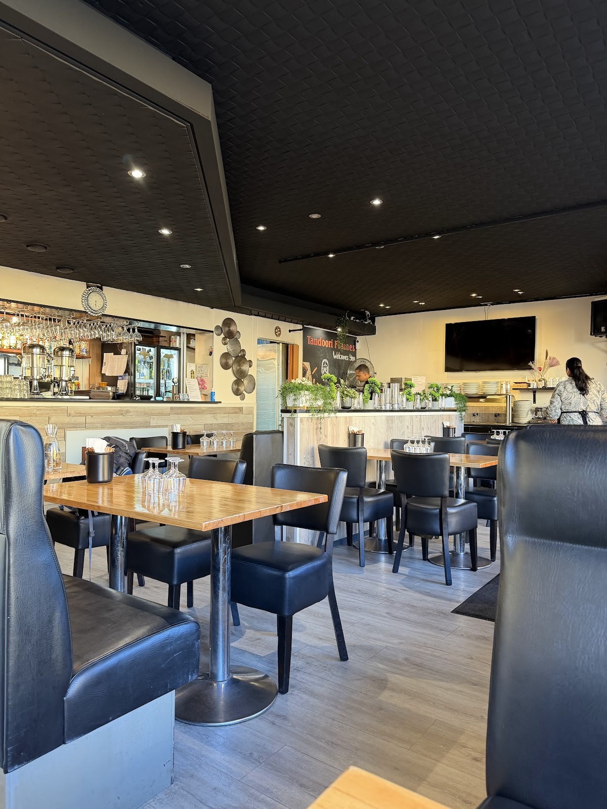 Tandoori Flames: the place