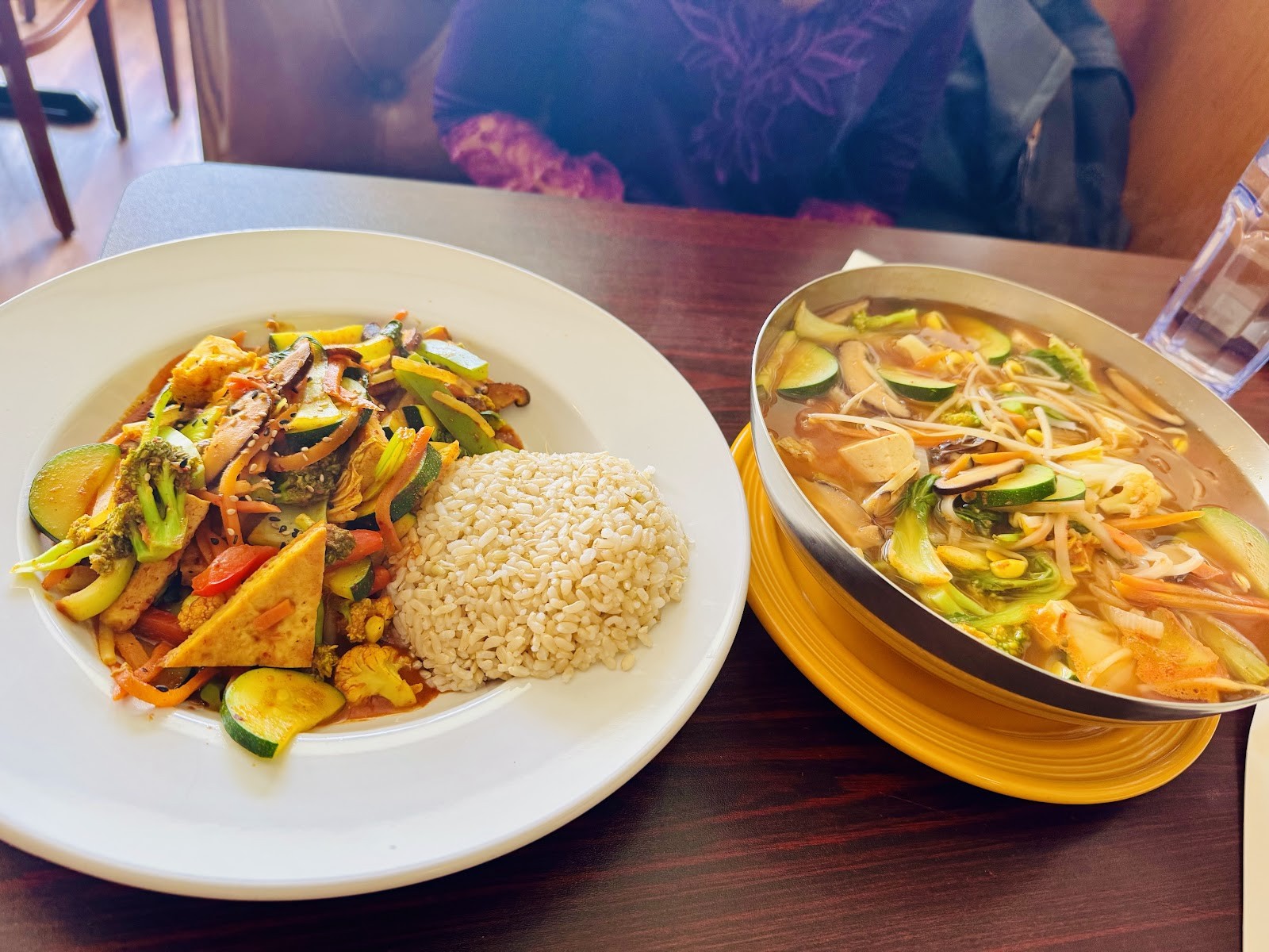 Amitabul Simply Vegan: food & drinks