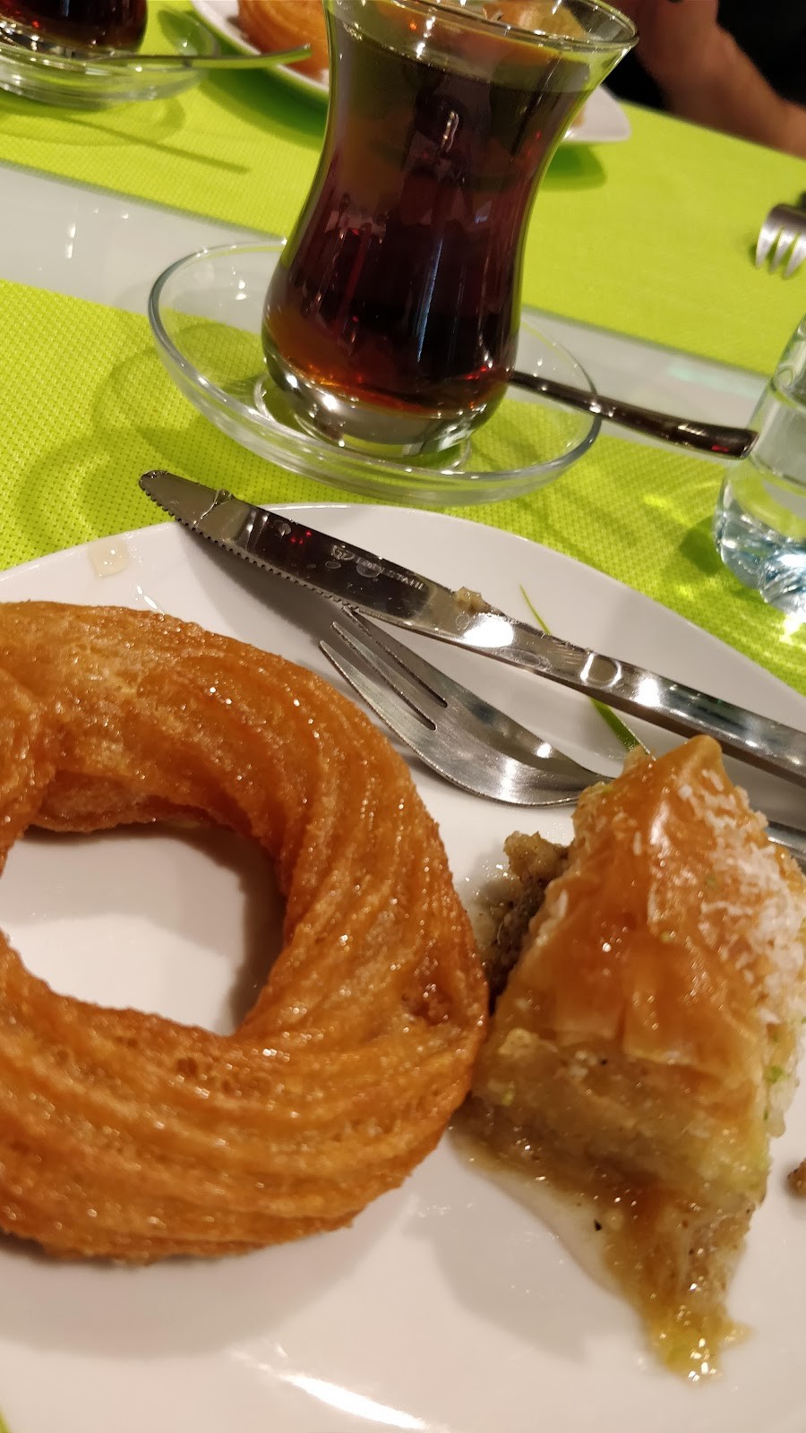Oses Çiğköfte: food & drinks