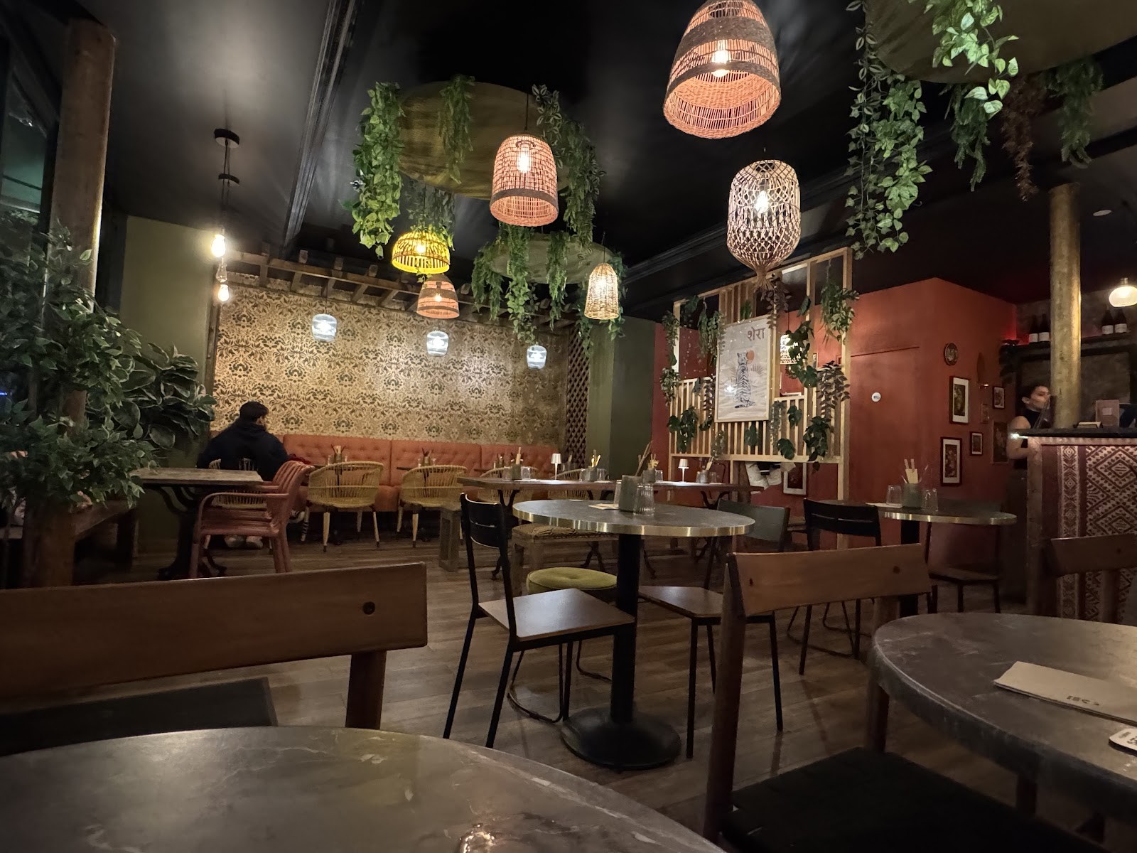 Restaurant Indien SHERA Paris 17: the place