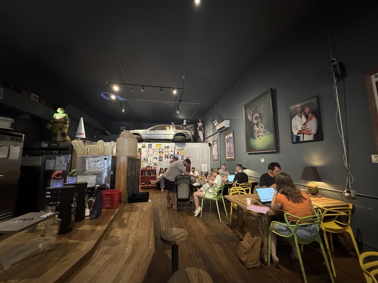 The Wormhole Coffee: the place