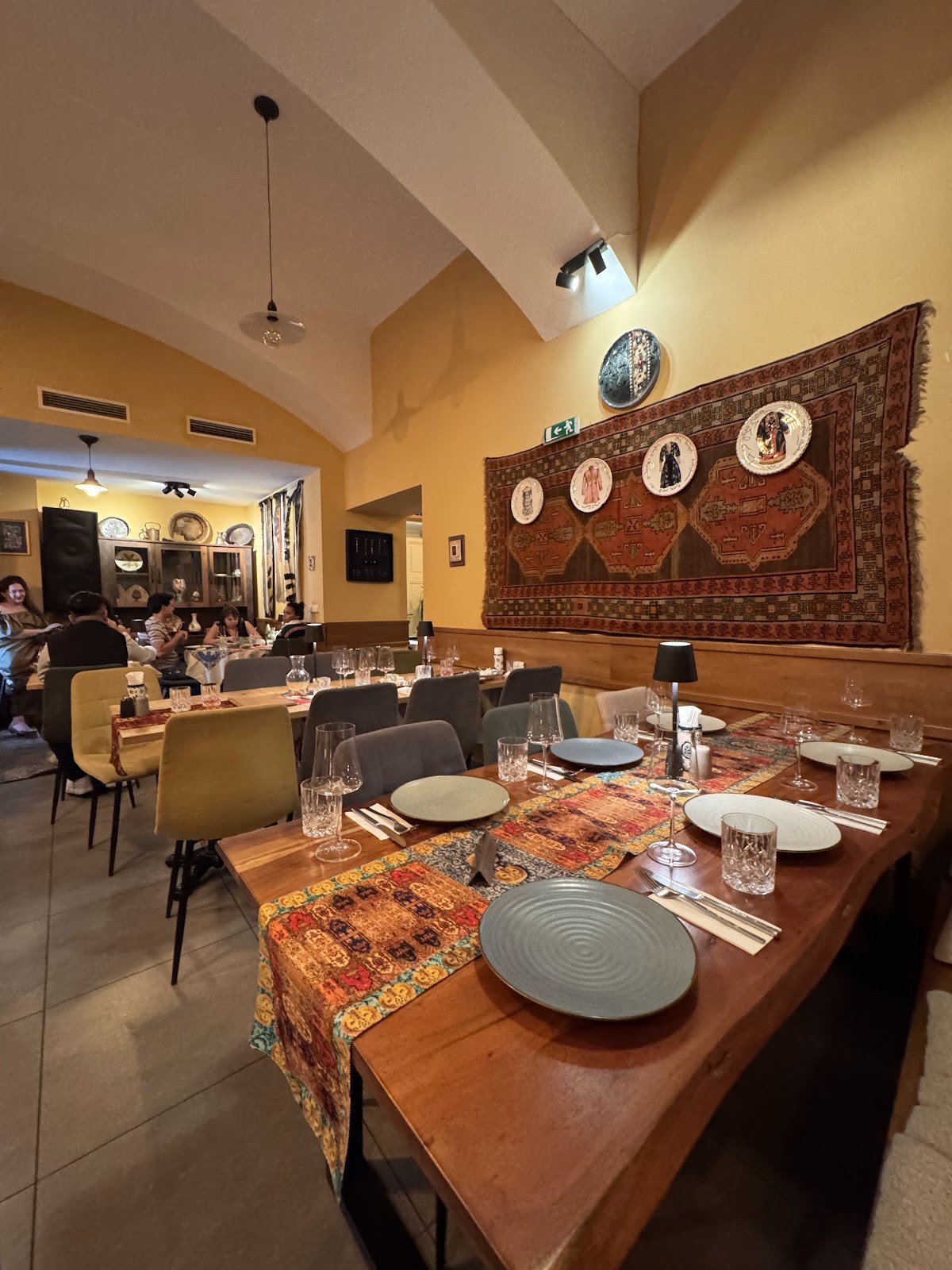 Baraqa Georgian Cuisine: the place