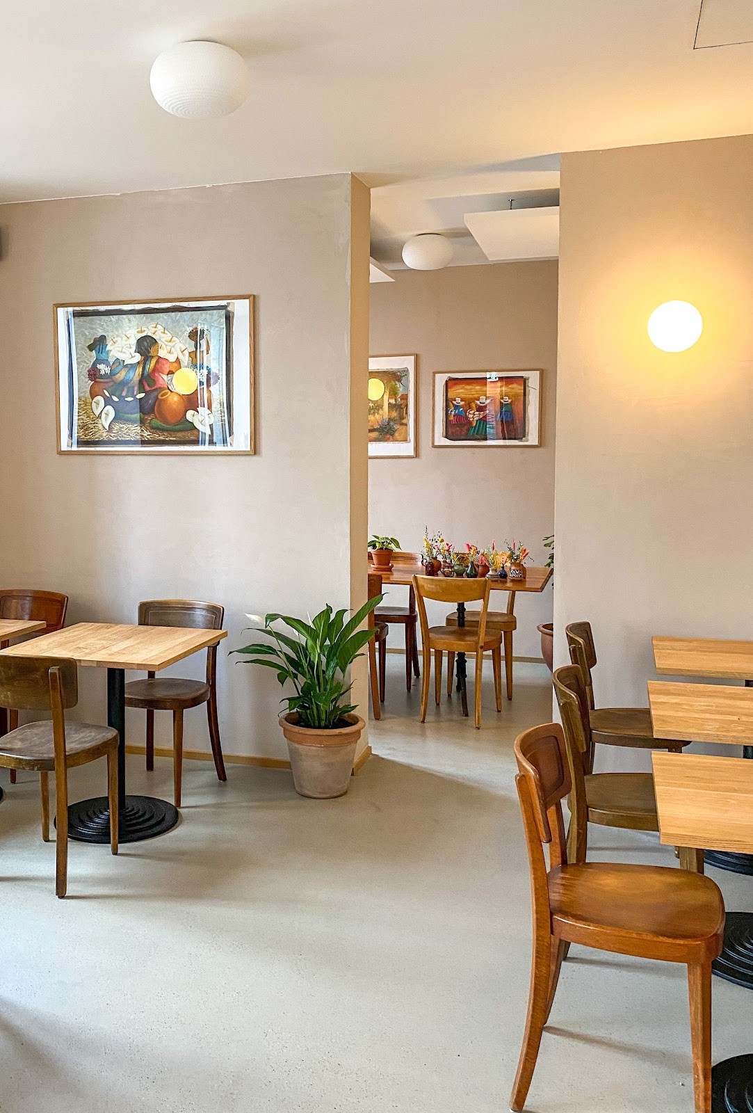 Cantina: the place