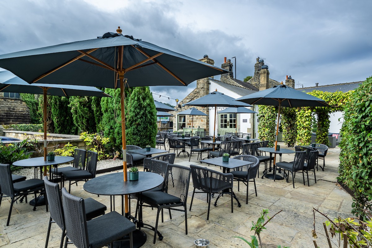 The White Hart: the place