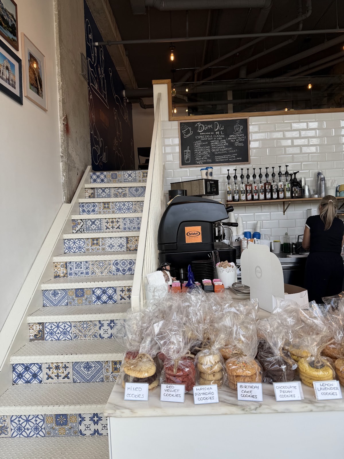 Bom Dia Cafe & Bakery: the place