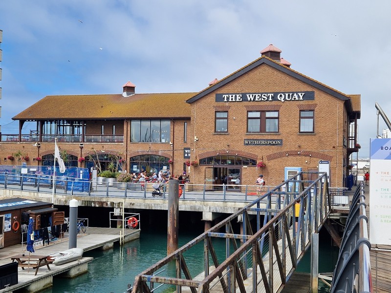The West Quay - JD Wetherspoon: photo 4