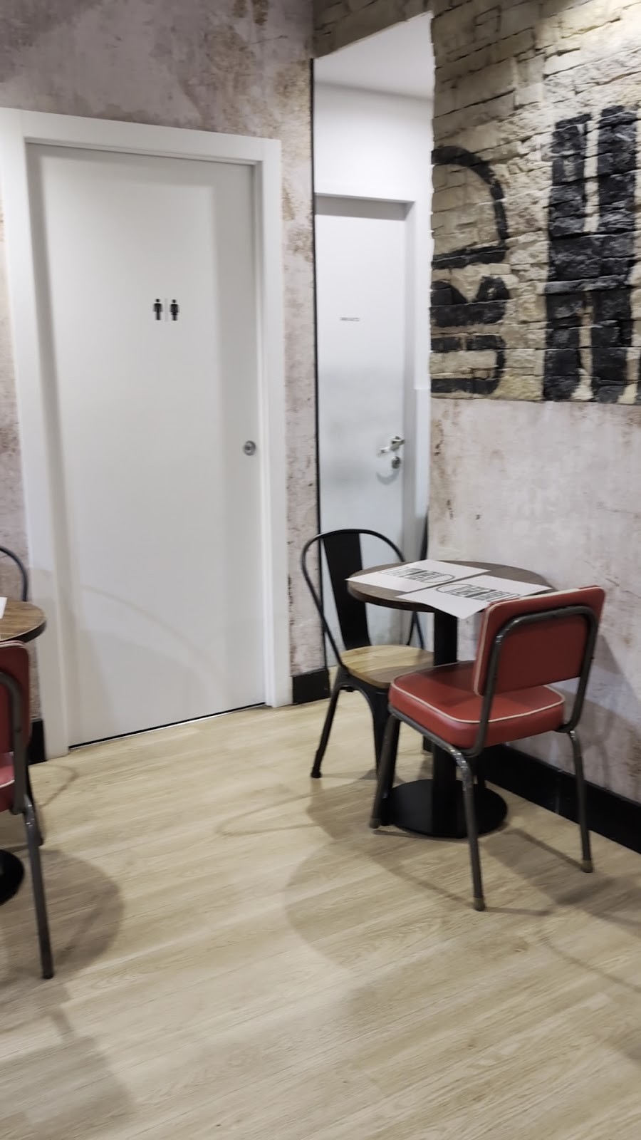 Fonzie the Burger's House | Via Catanzaro: the place