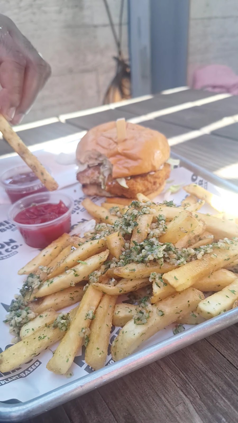 Mission Burger Co.: food & drinks