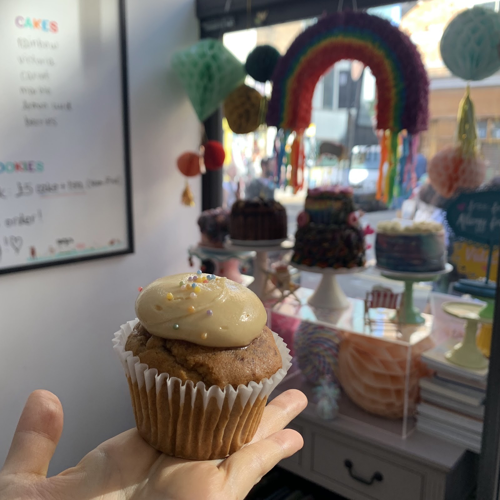 VIDA Bakery: food & drinks