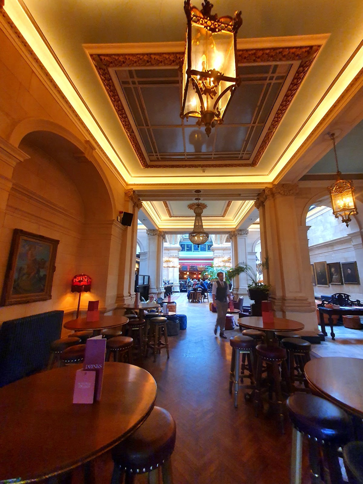 Cosy Club: the place