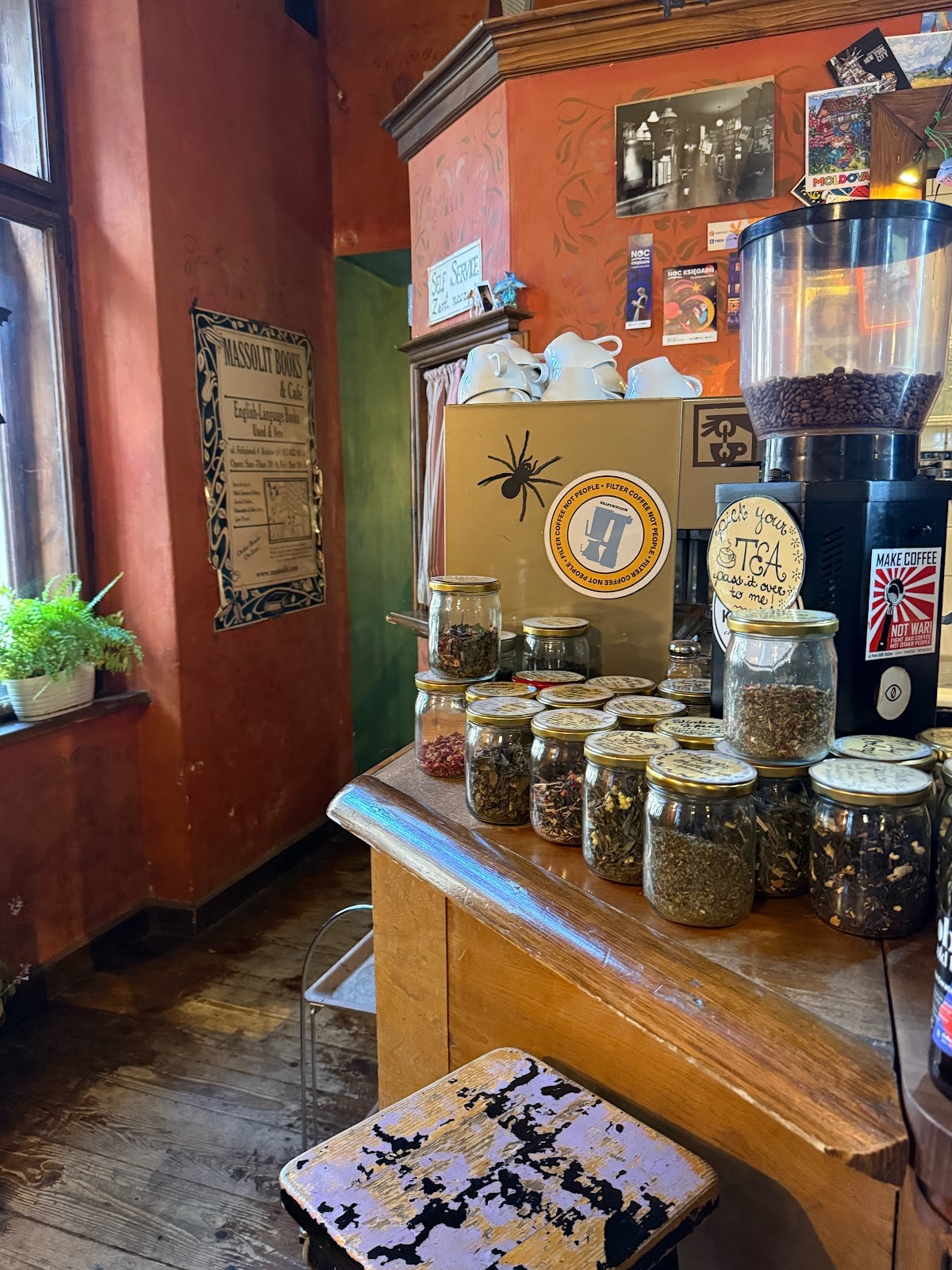 Massolit Books & Café: the place