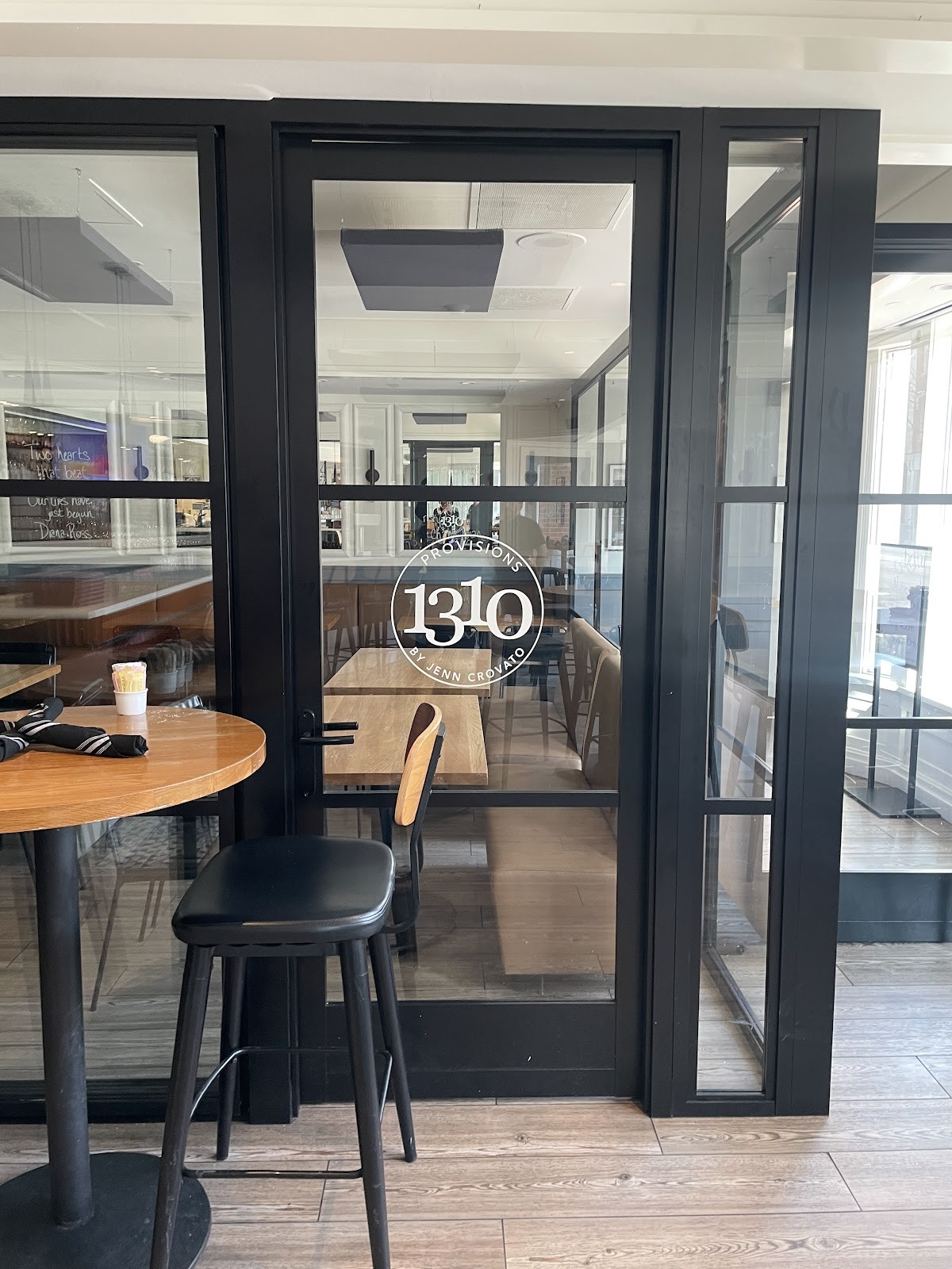 1310 Kitchen and Bar: the place