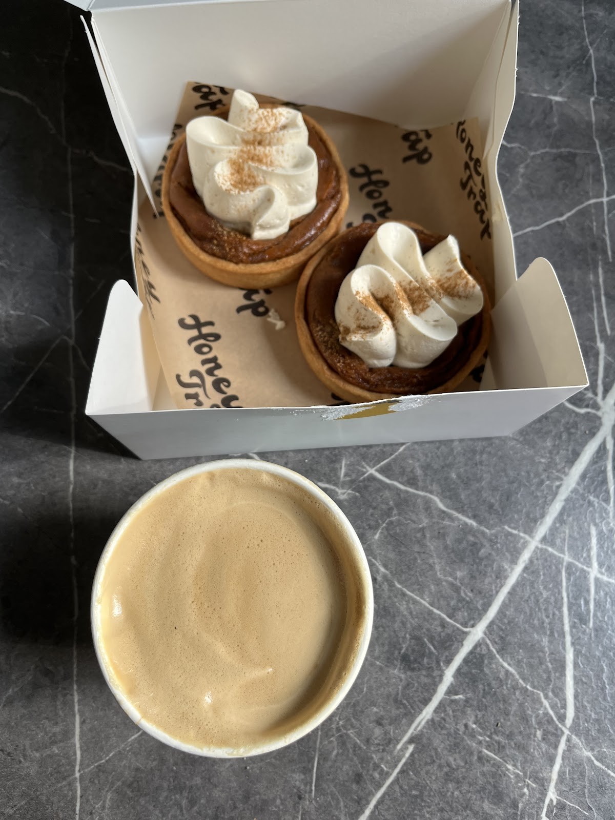 Honeytrap Bakery: food & drinks
