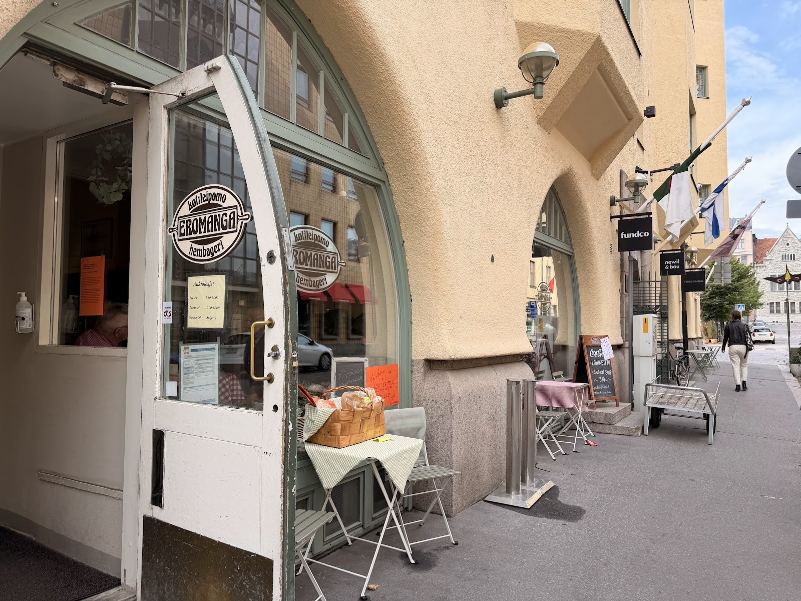 Cafe and Bakery Eromanga: the place