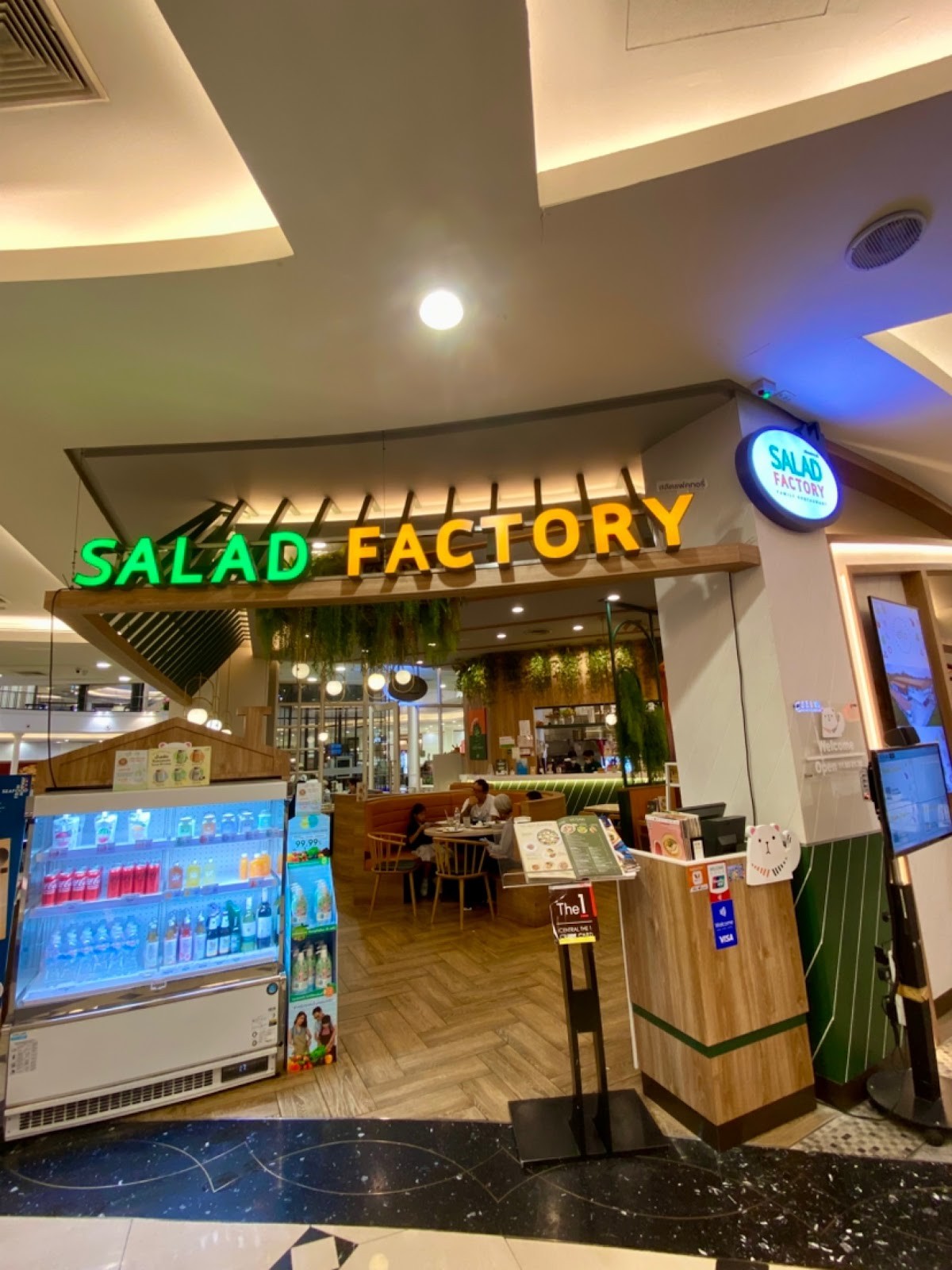 SALAD FACTORY - The Promenade: the place