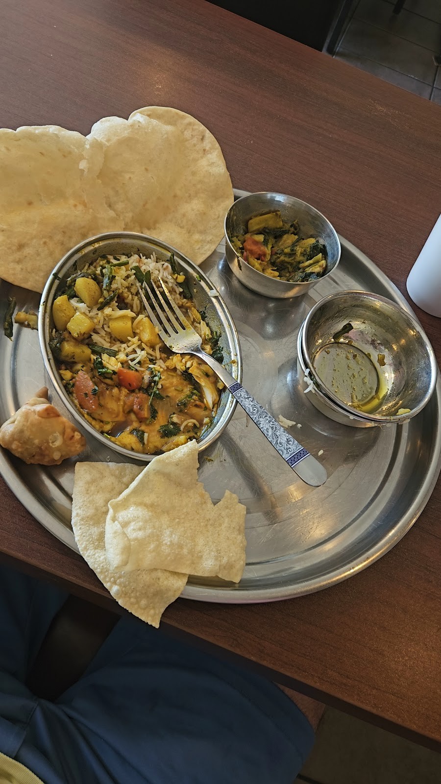 Tuntun's Cafe: food & drinks