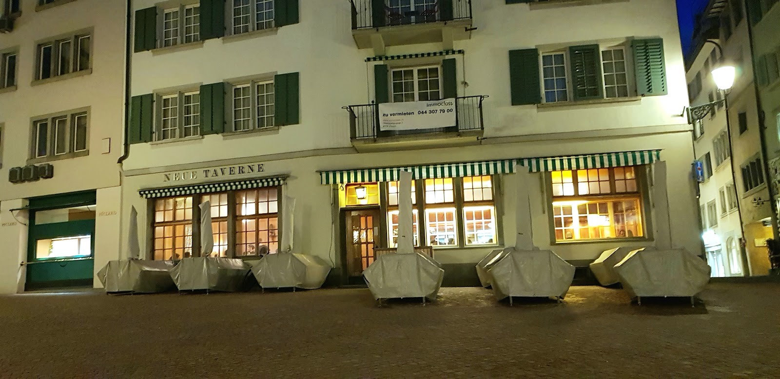 Neue Taverne: the place