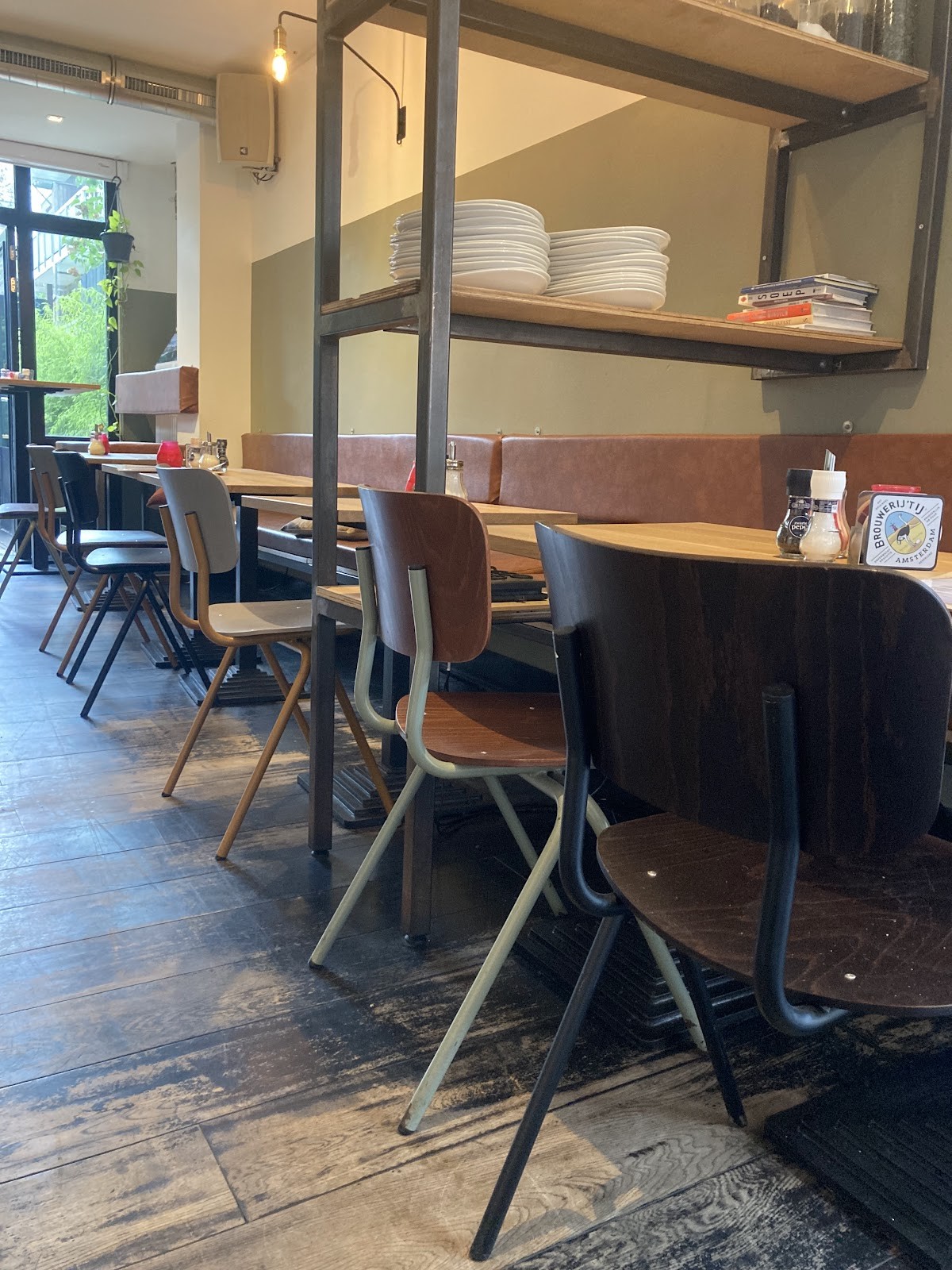 Bar Bouwmeester: the place