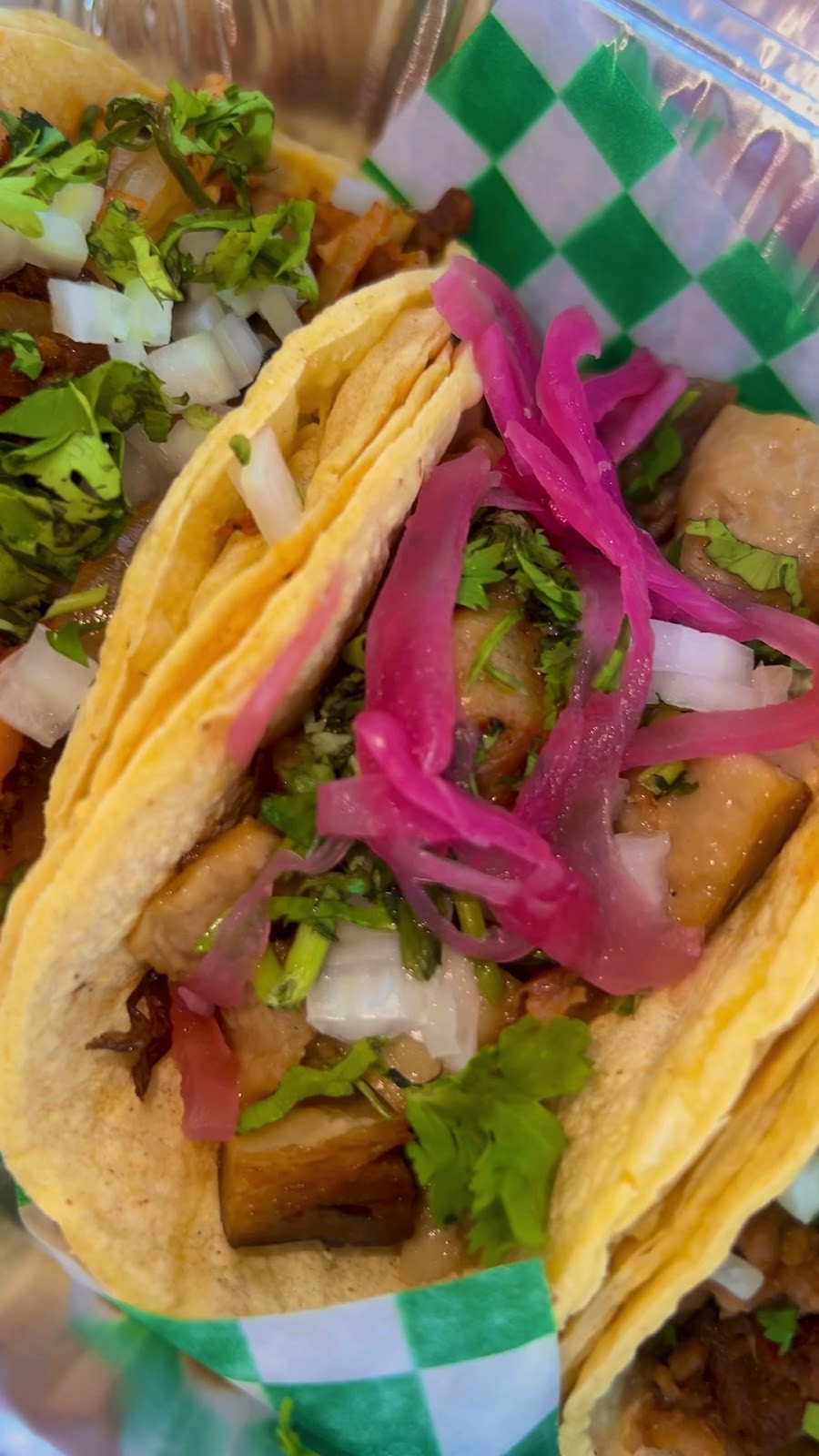 Taqueria Vegana: food & drinks