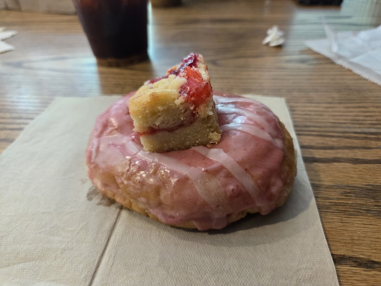Dottie's Donuts: food & drinks