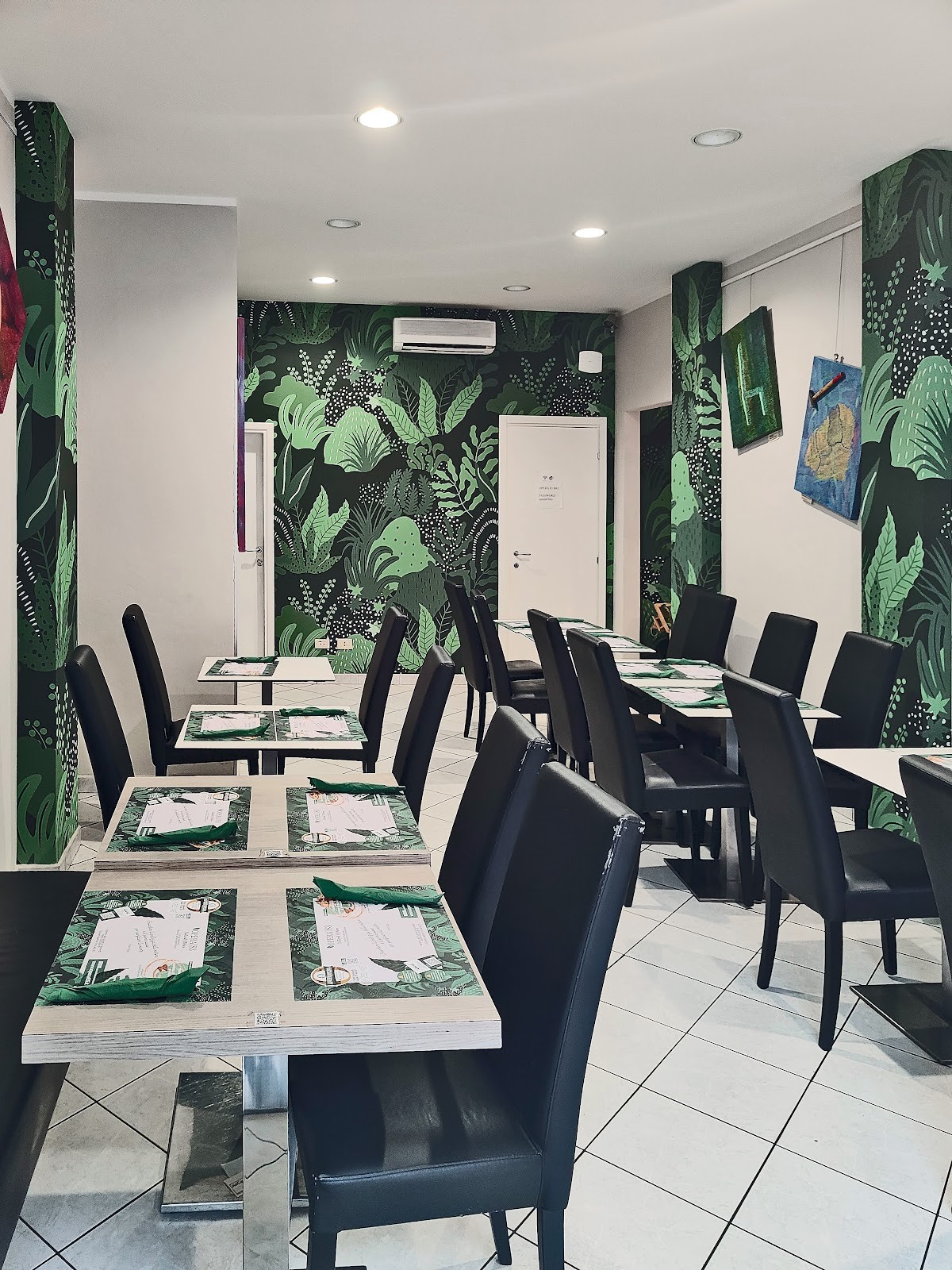 Opera 83 | Natural Kitchen: the place