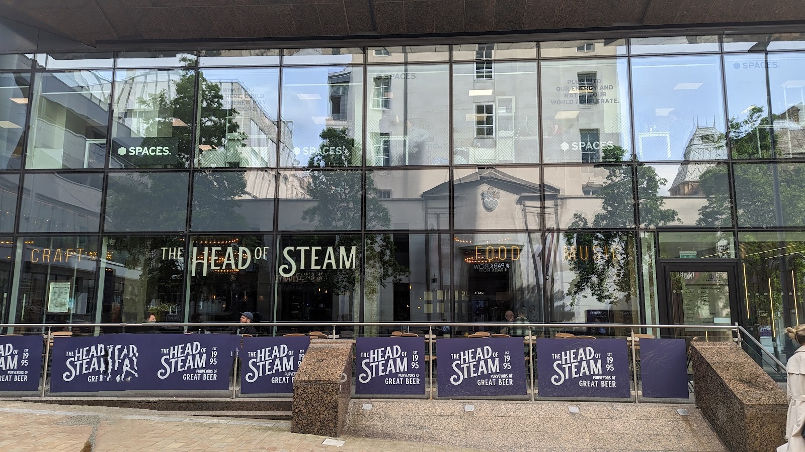 The Head of Steam Leeds - Park Row: the place
