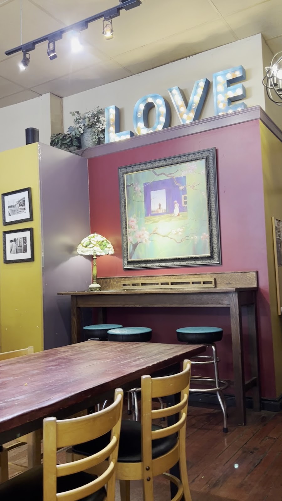The Dragonfly Coffee House: the place