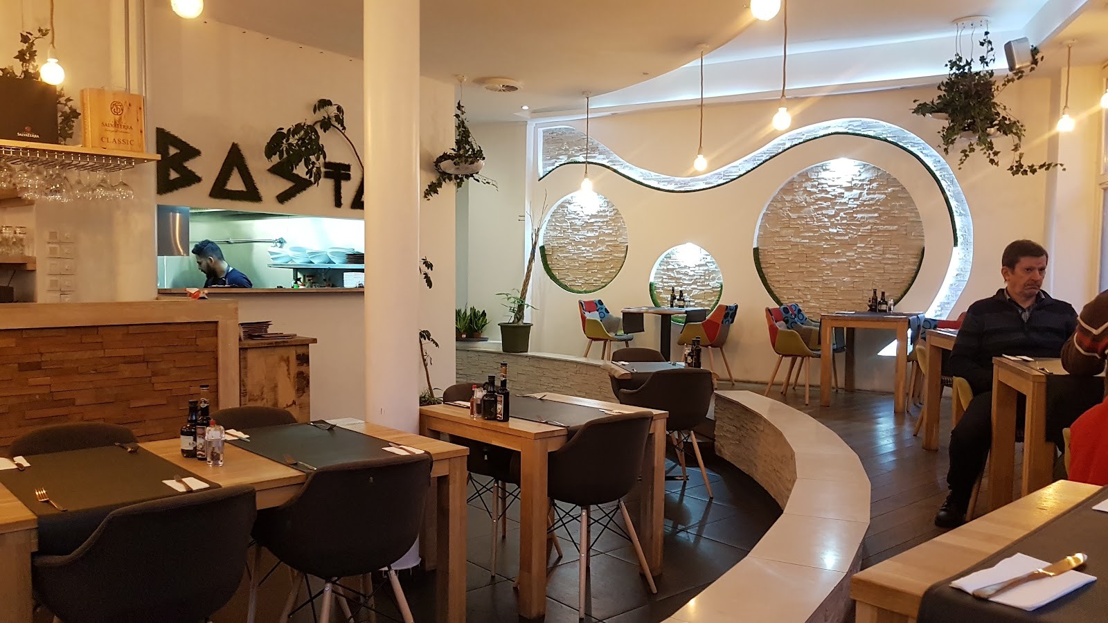 Basta Resto: the place