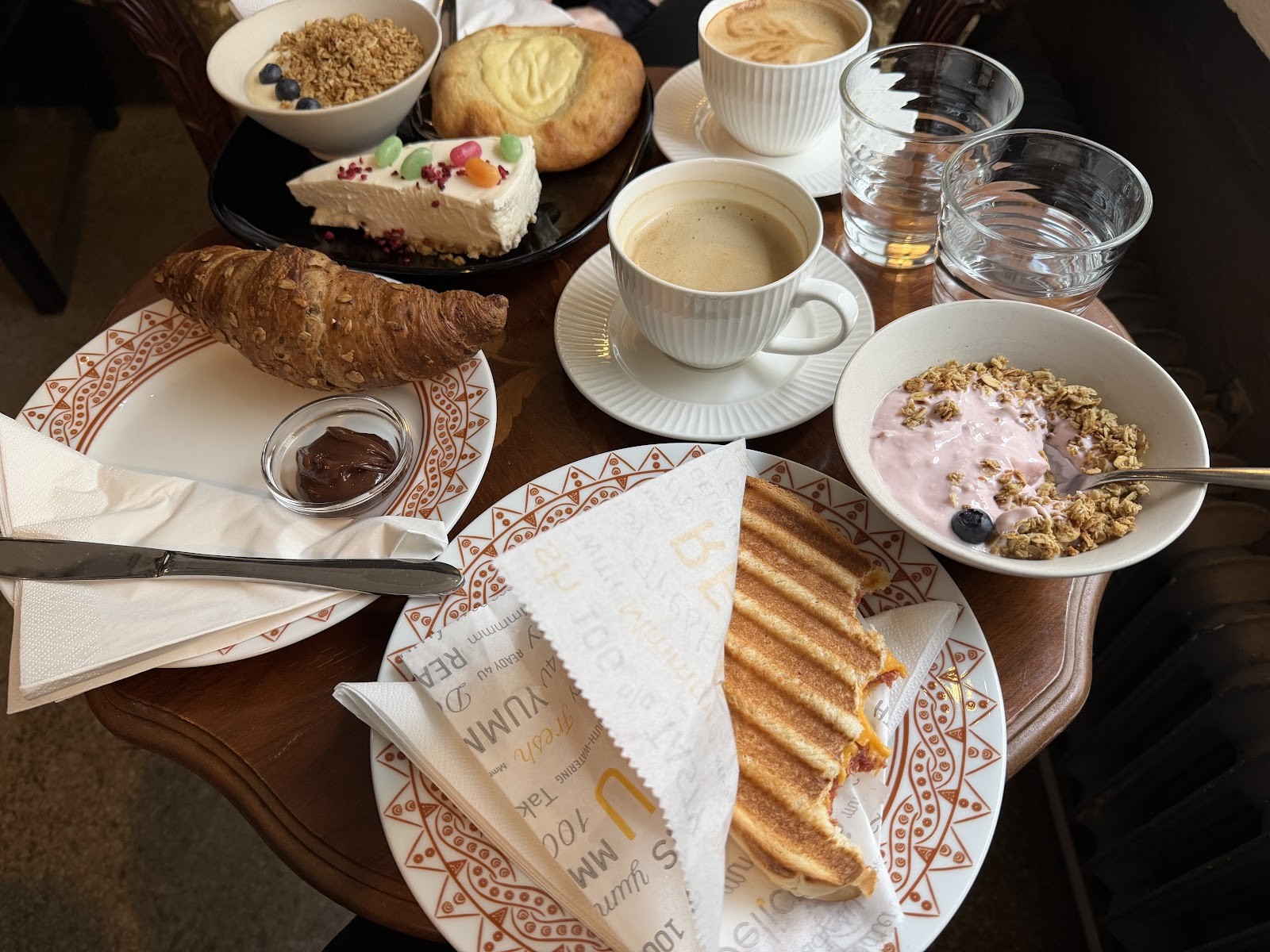 Encanto Art Cafe: food & drinks