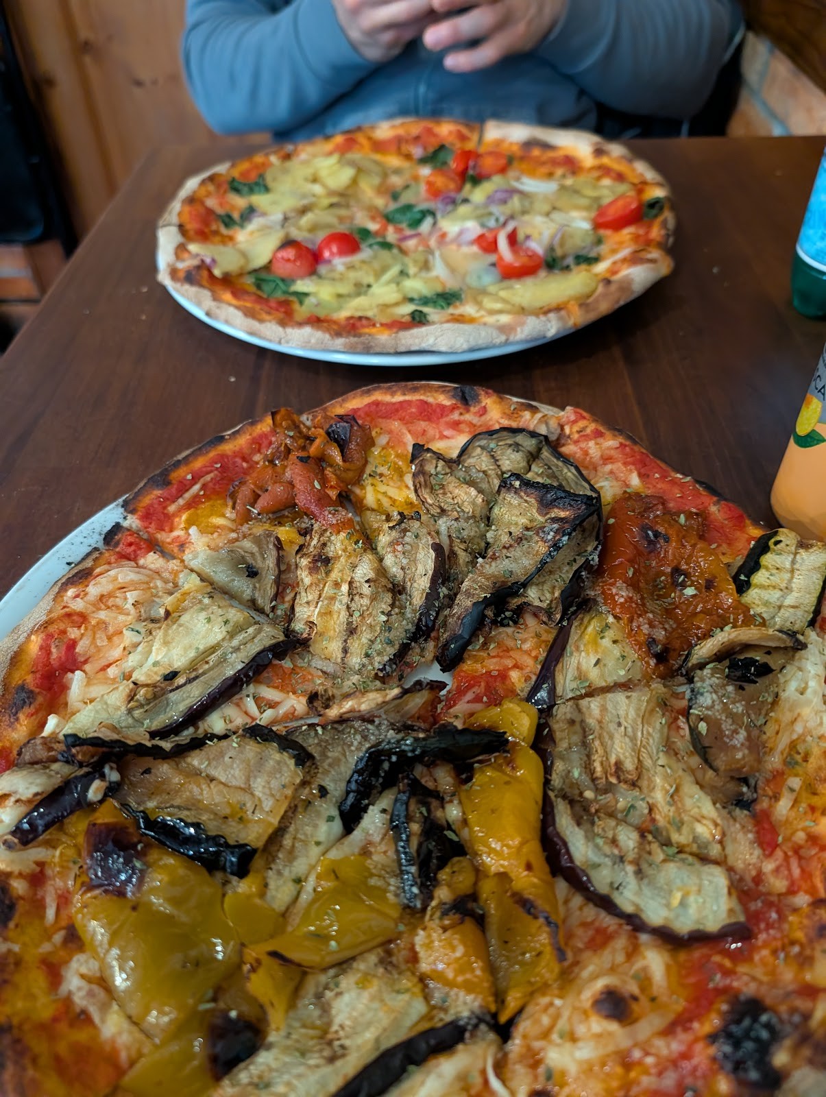 Leif's Pizzeria: food & drinks