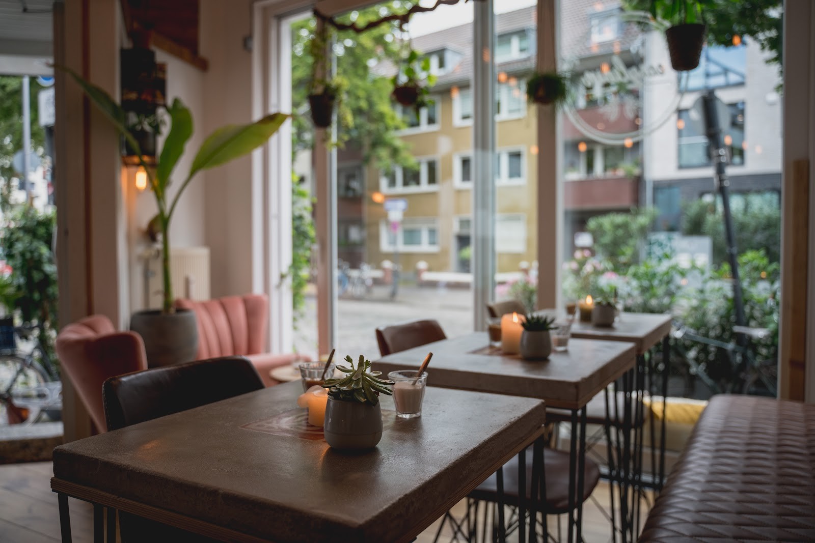 easylivin' Coffee, Brunch & Lunch: the place