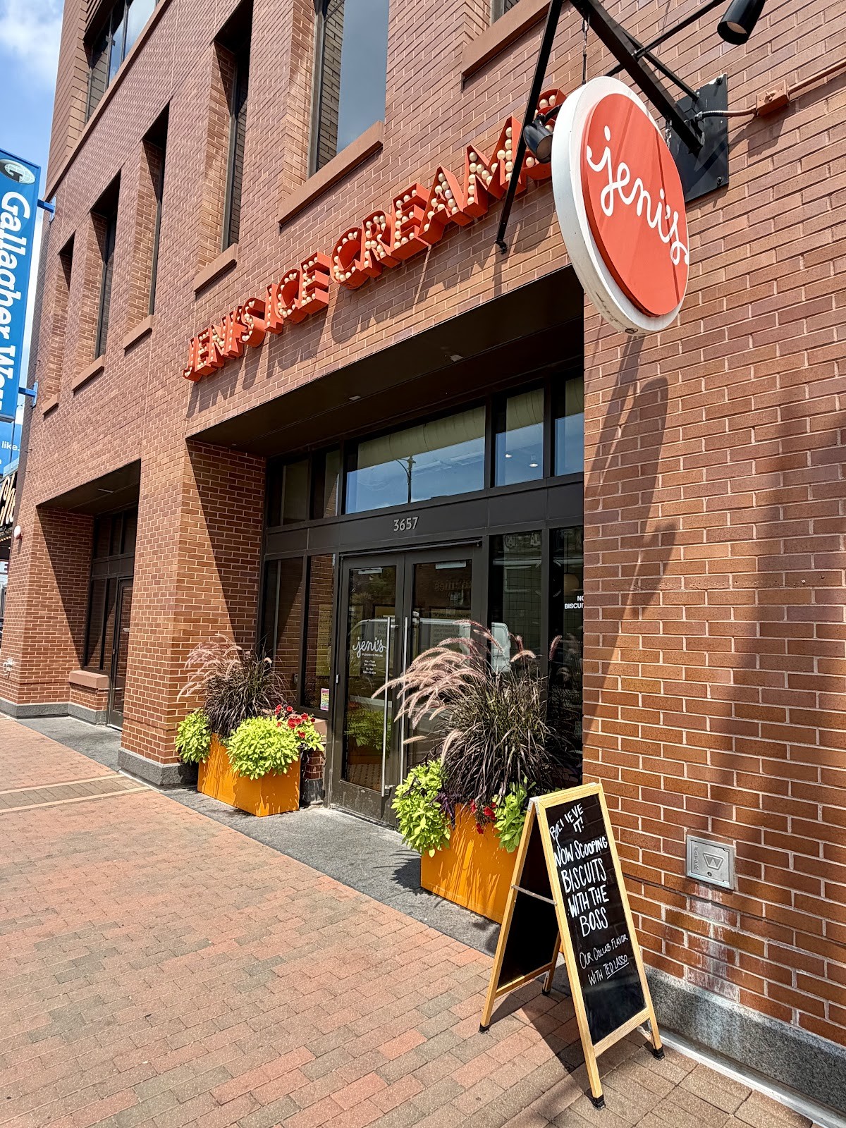 Jeni's Splendid Ice Creams: the place
