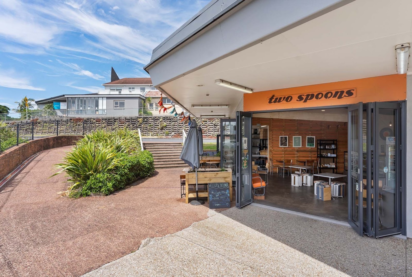 Two Spoons: the place
