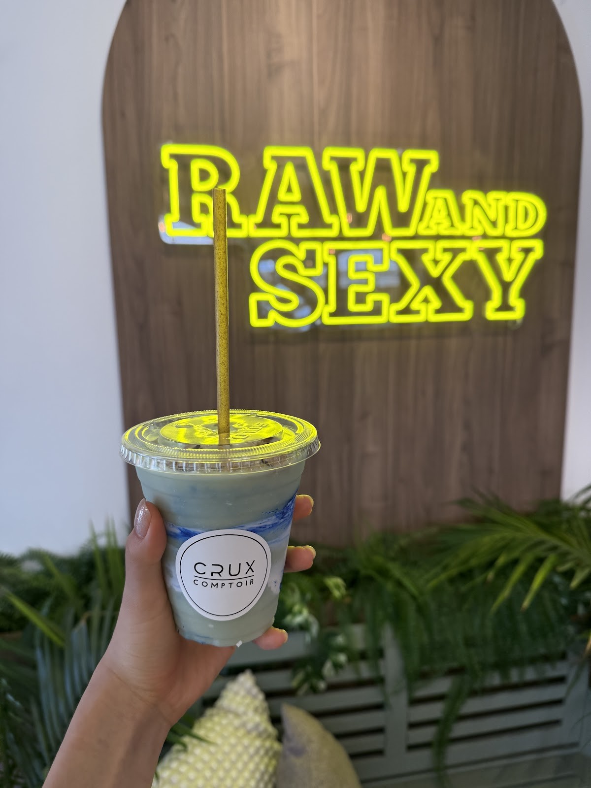 Crux Comptoir Griffintown - Coffee - juice bar - smoothies - açaì: food & drinks
