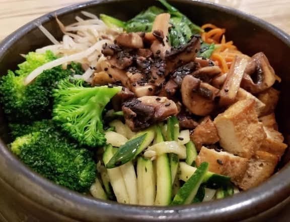 Alice & Friends' Vegan Kitchen: food & drinks