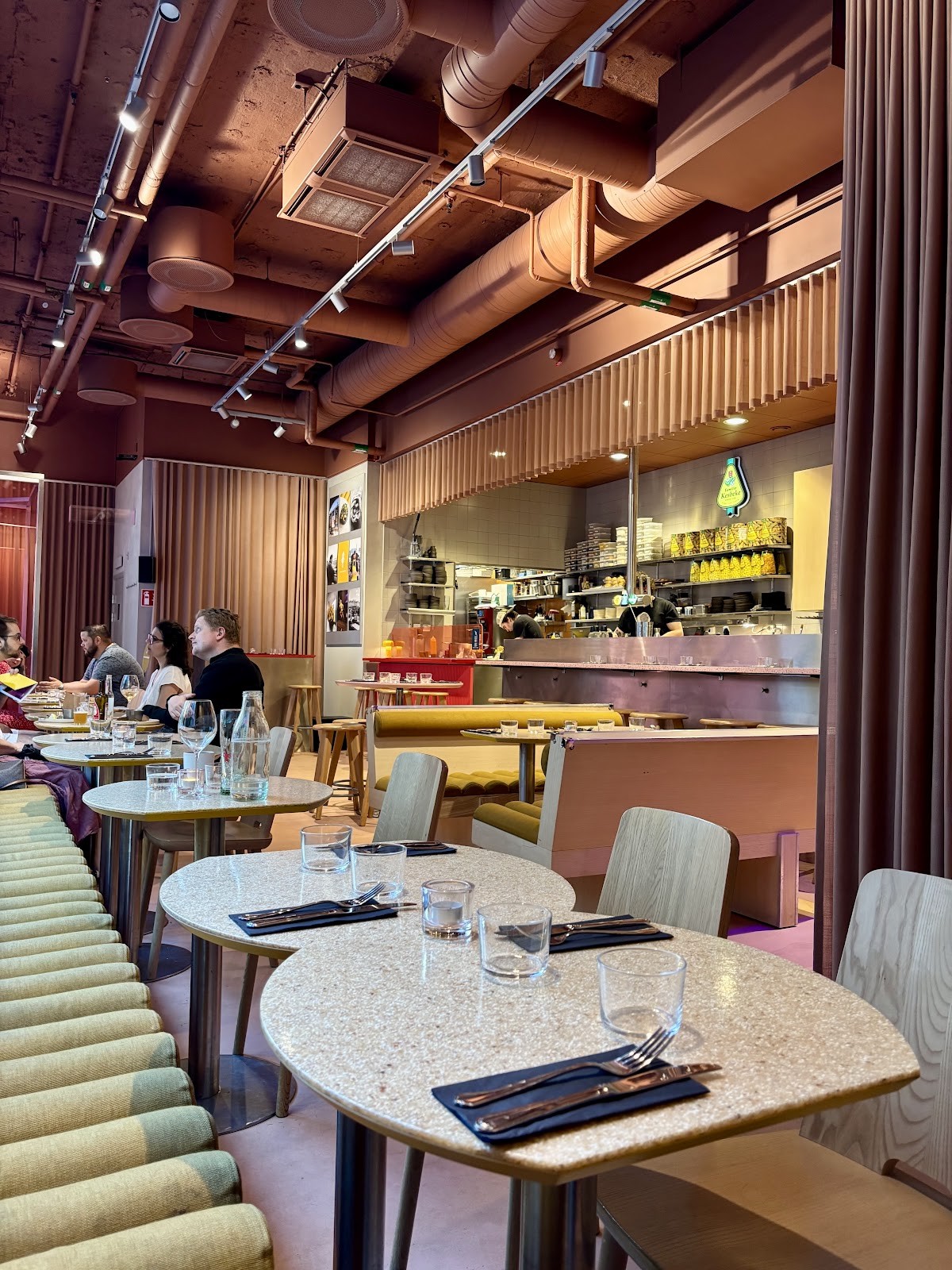 Pom Friterie: the place