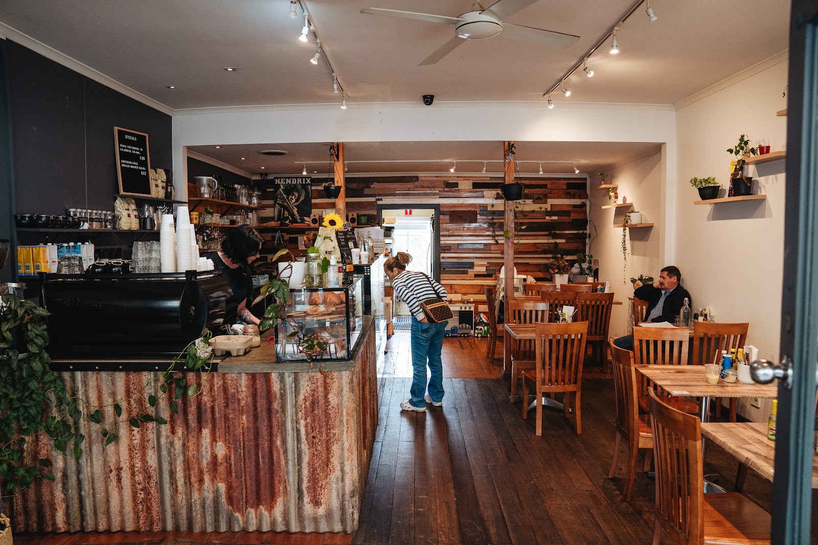 Little Hendrix Cafe: the place