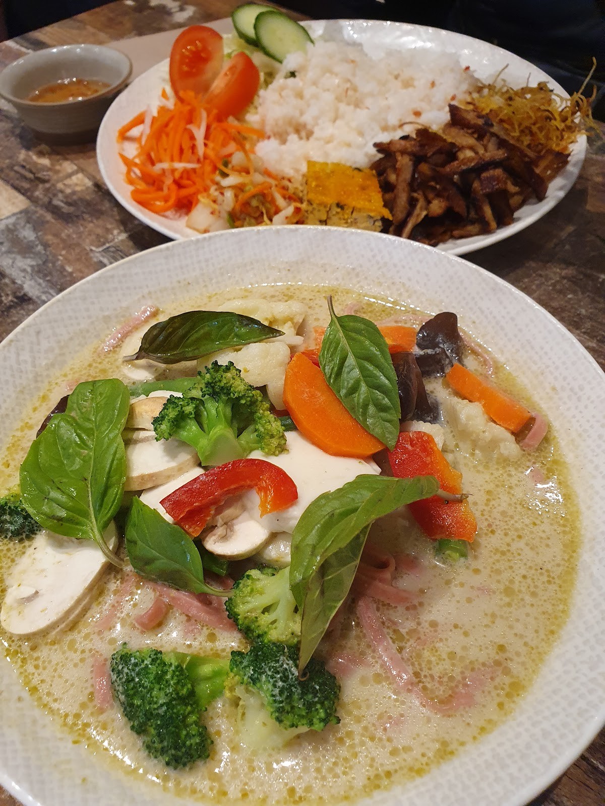 Olivia Spring Cafe: food & drinks