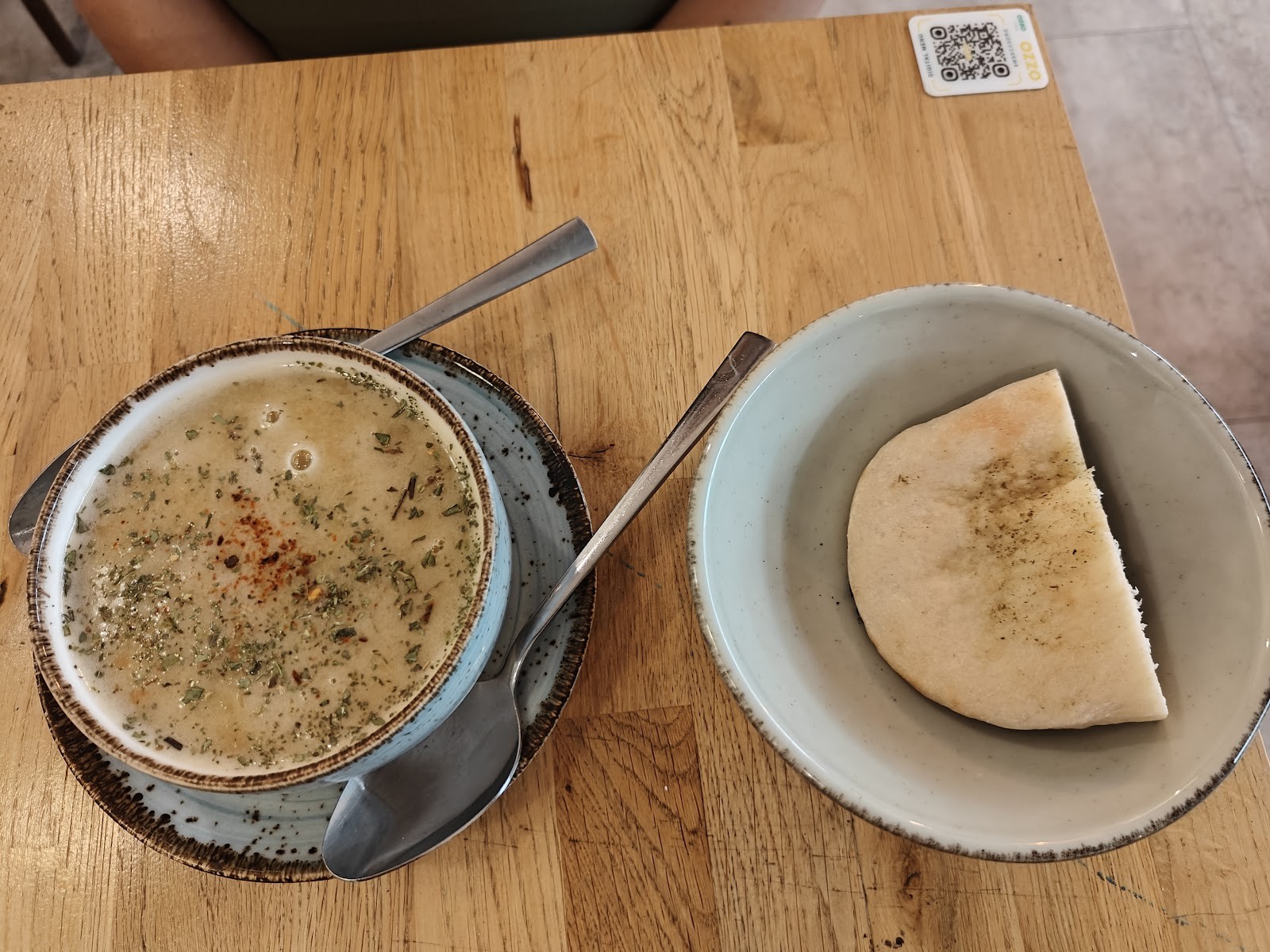 Gaia Kitchen: food & drinks