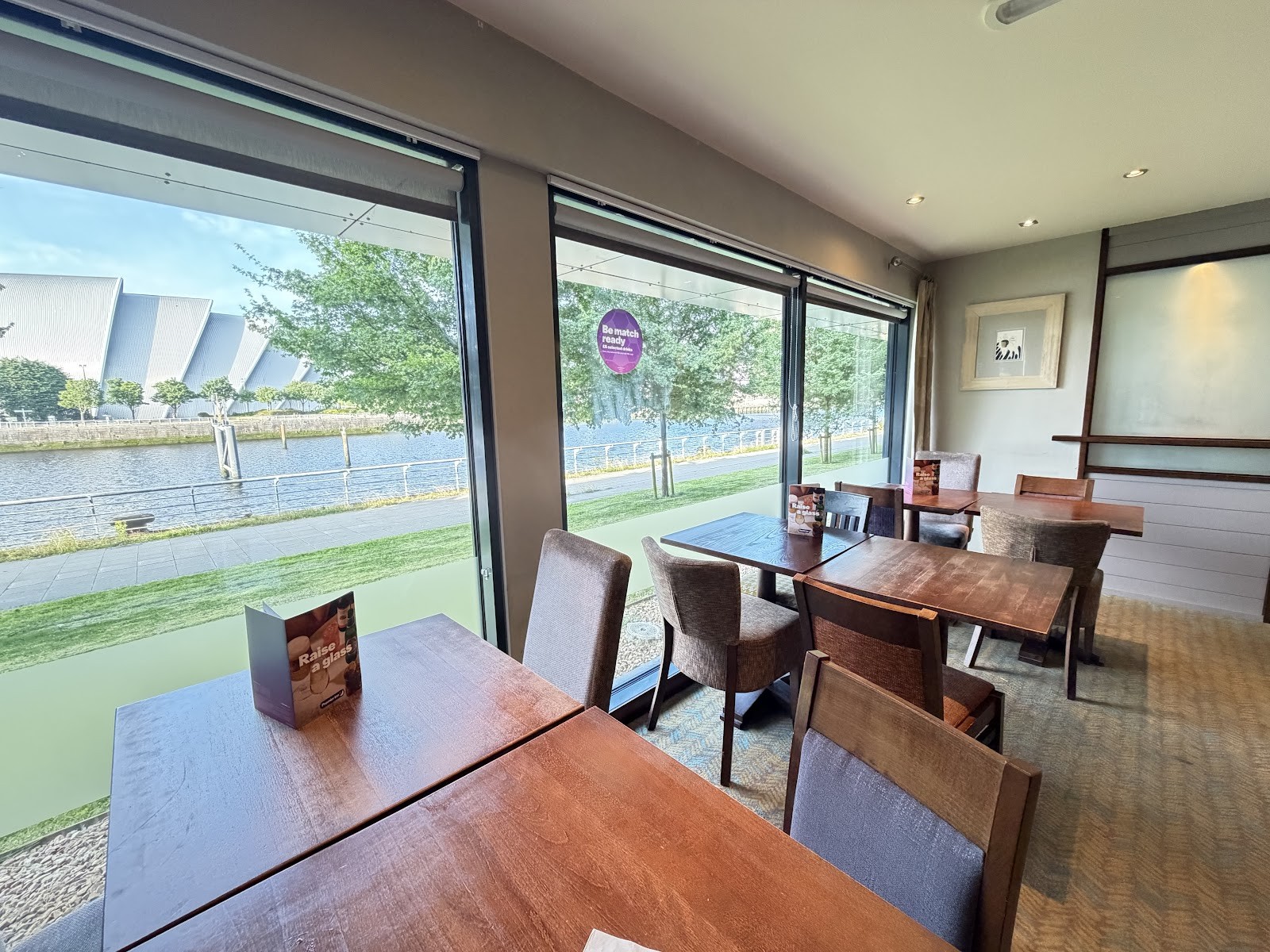 Thyme Bar and Grill: the place