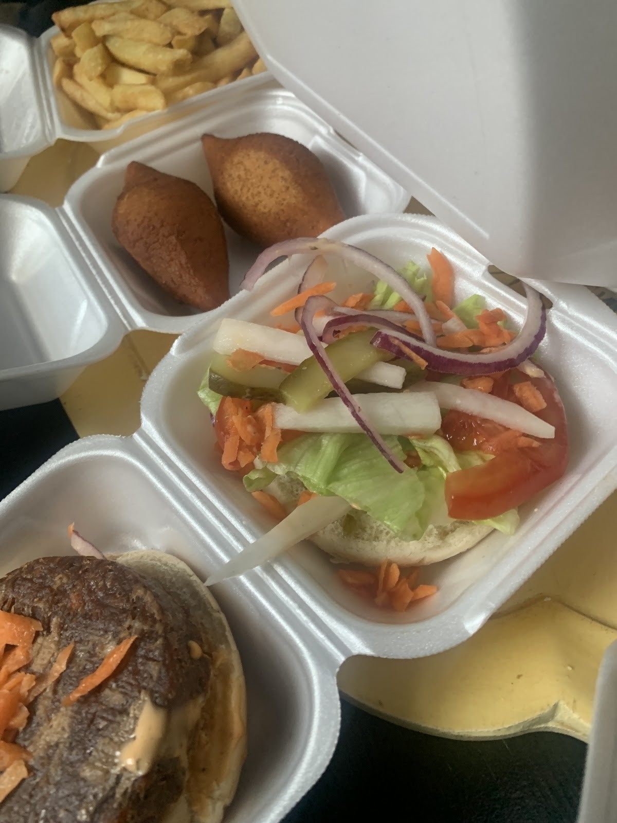 Veganland Cigköfte Köln Kalk: food & drinks
