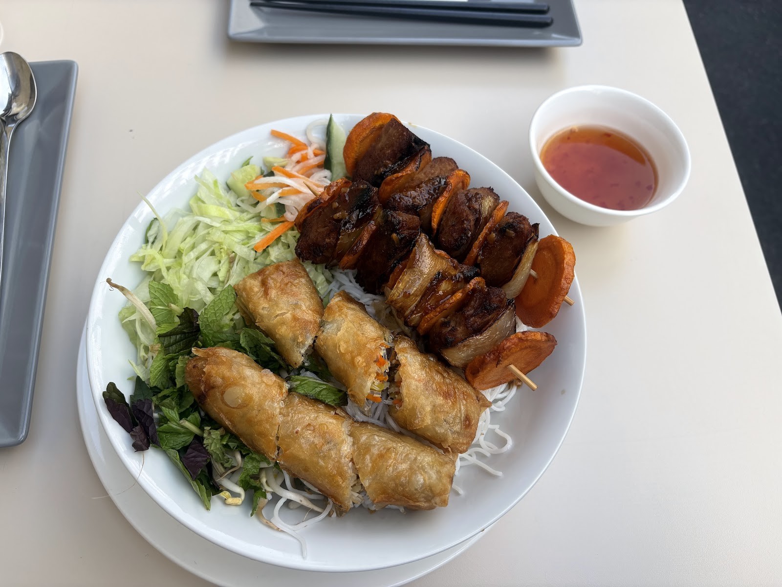 Vevi Restaurant: food & drinks