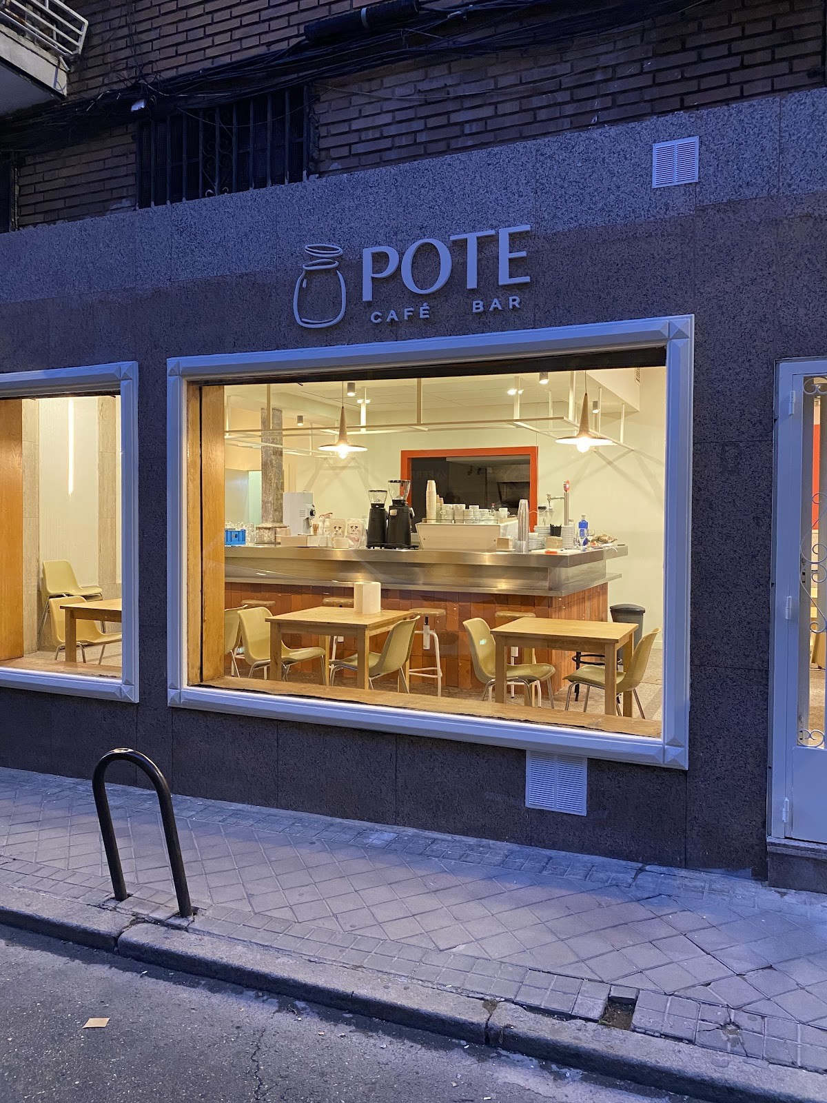 POTE café-bar: the place