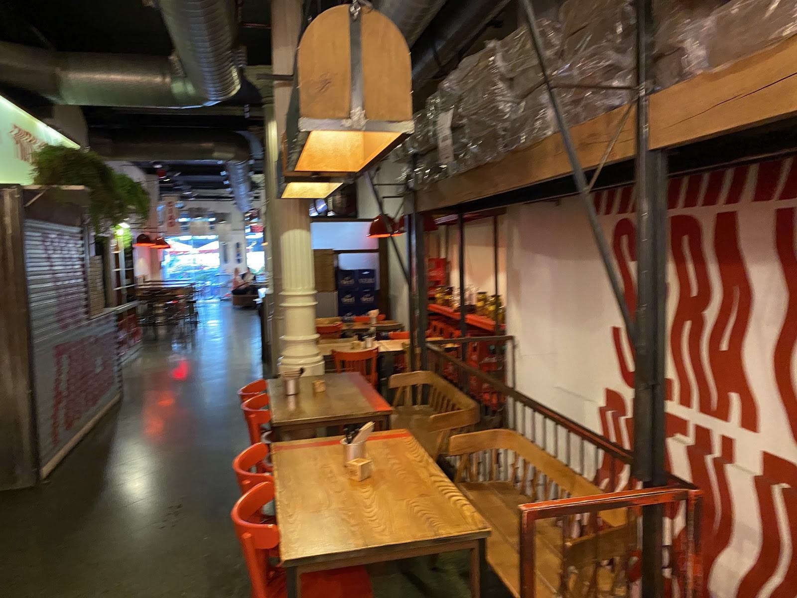Can Pizza Universitat: the place