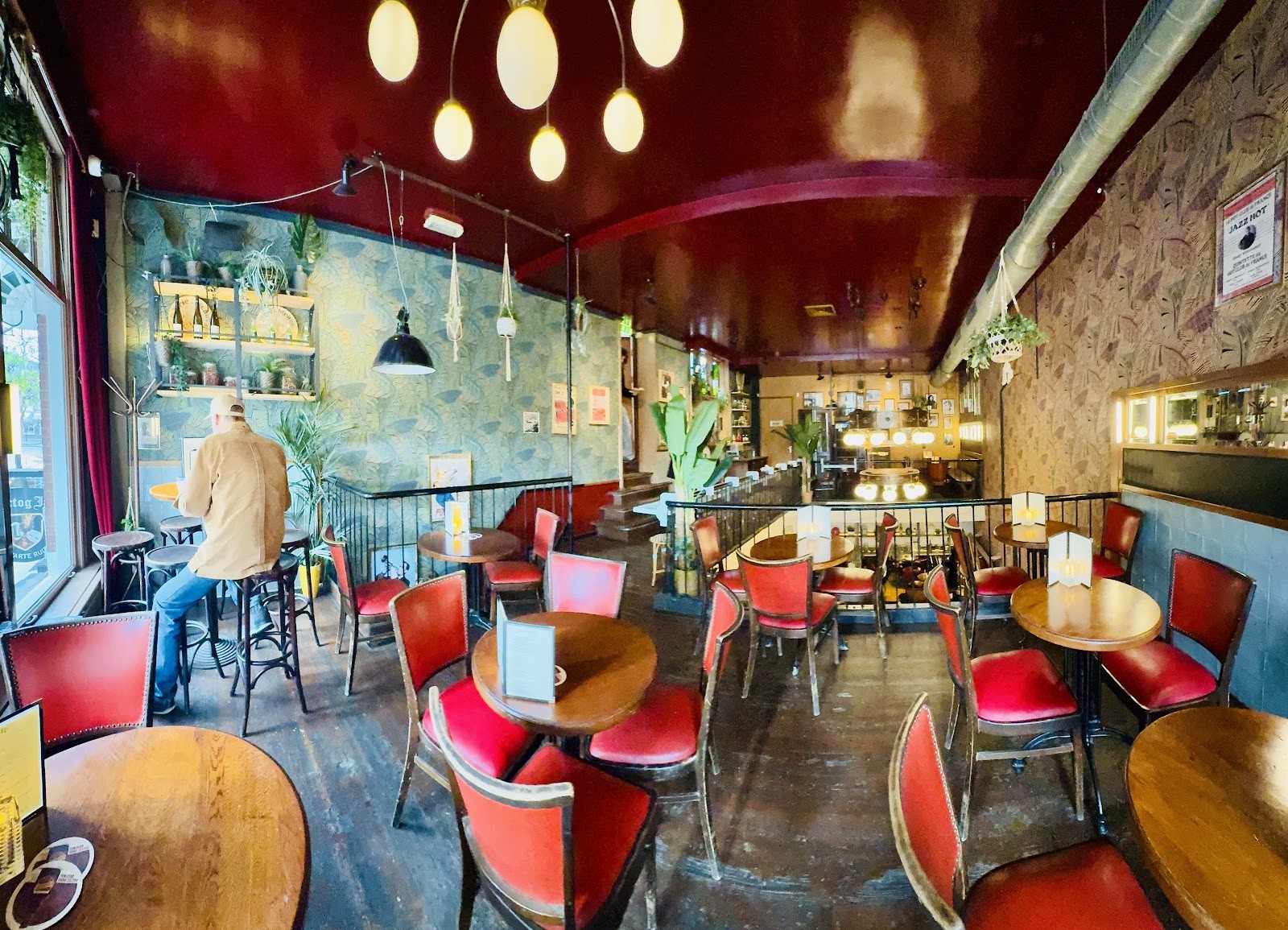 September | Wine, Jazz, Food: the place