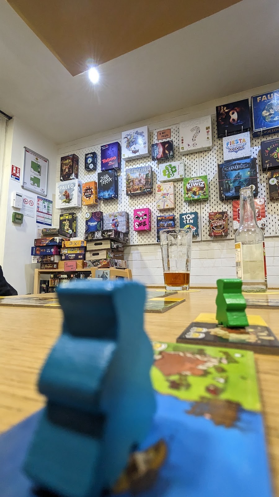 Au Bonheur des Jeux: the place