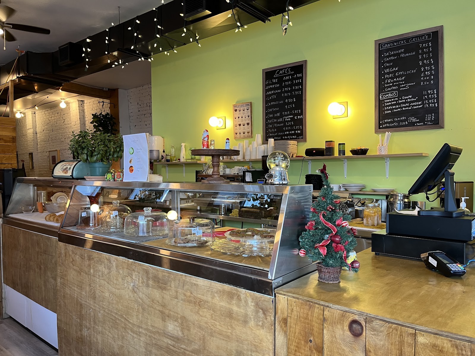Les Tropiques Crèmerie-Café: the place