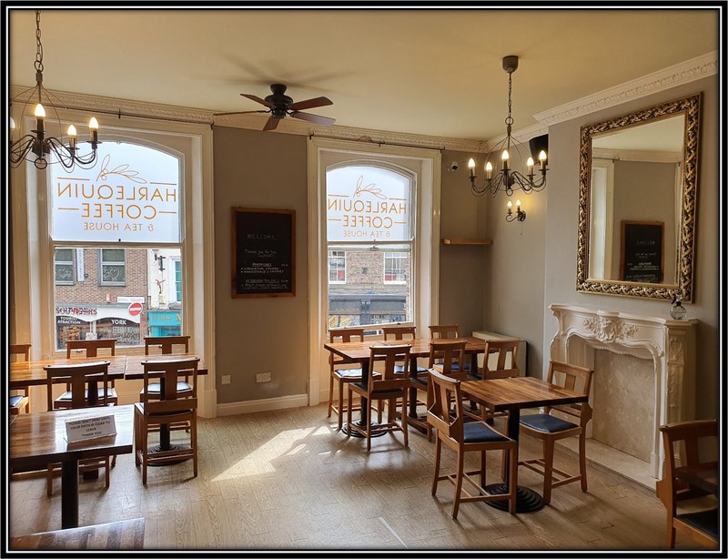 Harlequin Coffee and Tea House: photo